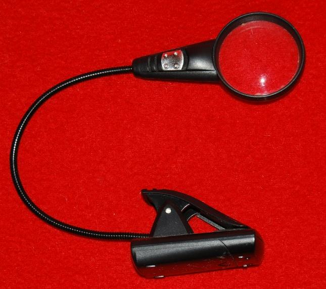 Brookstone gooseneck lighted magnifying glass